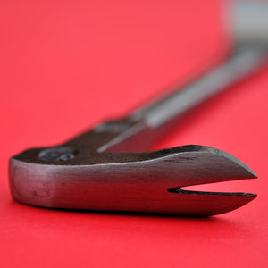 Close-up front MOKUBA C-6 200mm Pry nail puller claw bar cat's paw crowbar Japan japanese