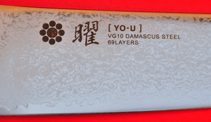 Primer plano Gyuto YAXELL YO-U 69 capas Damasco Cuchillo de cocinero Japón